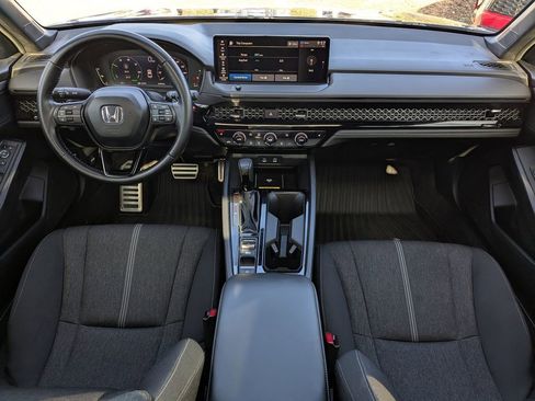 Used 2025 Honda Accord Sport image 16