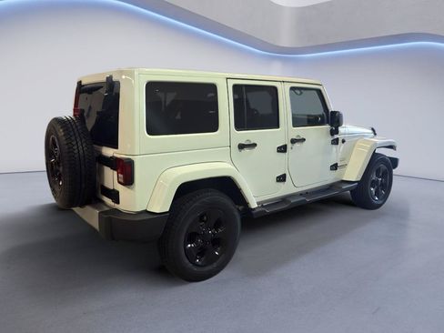 Used 2014 Jeep Wrangler Unlimited Sahara w/ Dual Top Group AWD/4WD image 8