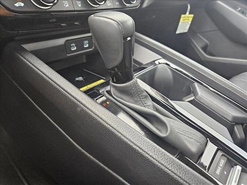 Used 2025 Honda Accord EX-L image 12