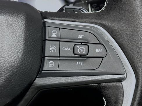 New 2025 Jeep Grand Cherokee L Altitude AWD/4WD image 30