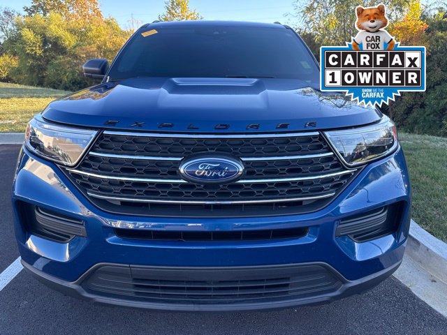 Used 2022 Ford Explorer XLT AWD/4WD image 2