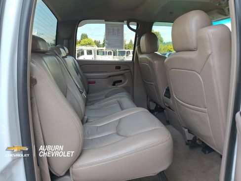 Used 2005 Chevrolet Silverado 2500 LT w/ Heavy-Duty Power Package AWD/4WD image 18
