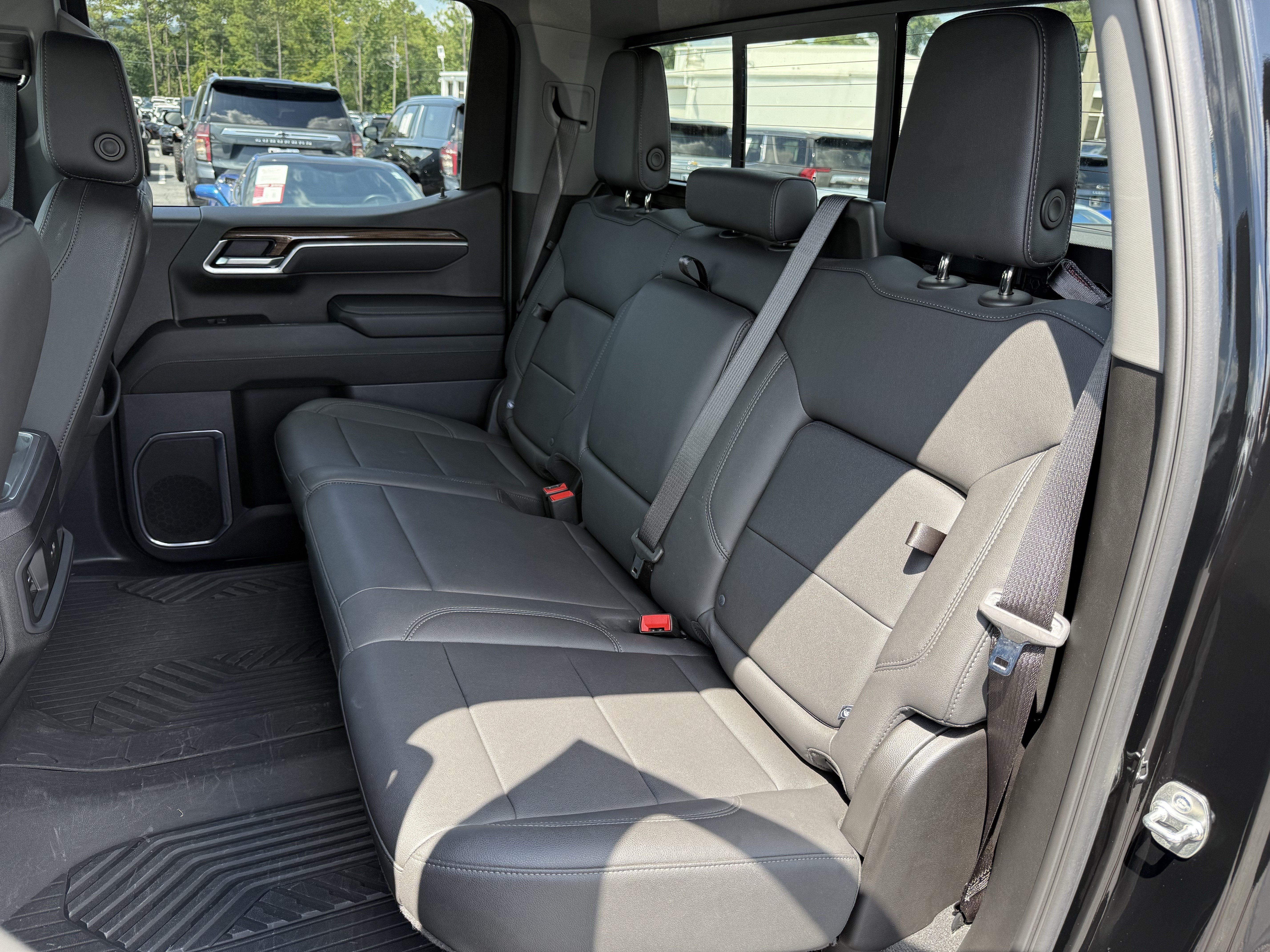 Used 2025 Chevrolet Silverado 1500 RST AWD/4WD image 34