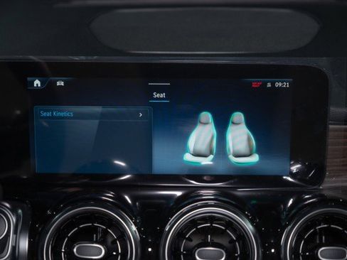 New 2026 Mercedes-Benz GLB 250 image 17