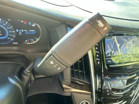 Used 2019 Cadillac Escalade Platinum image 30