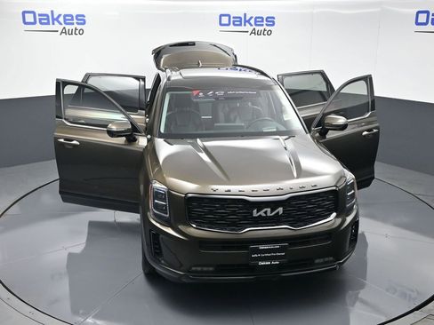 Certified 2022 Kia Telluride SX w/ SX Prestige Package image 62