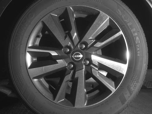 Used 2025 Nissan Versa SV image 14