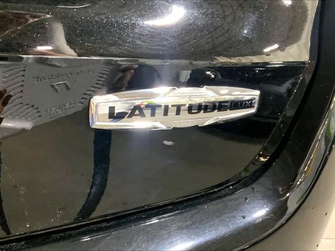 Used 2024 Jeep Compass Latitude AWD/4WD image 10