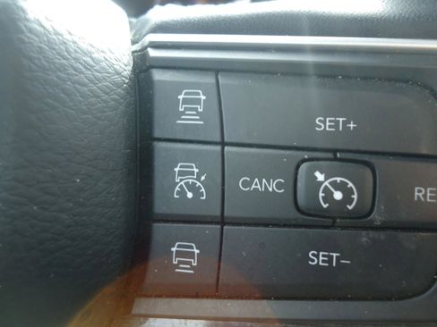 Used 2022 Jeep Wagoneer Series III w/ Premium Group I image 22