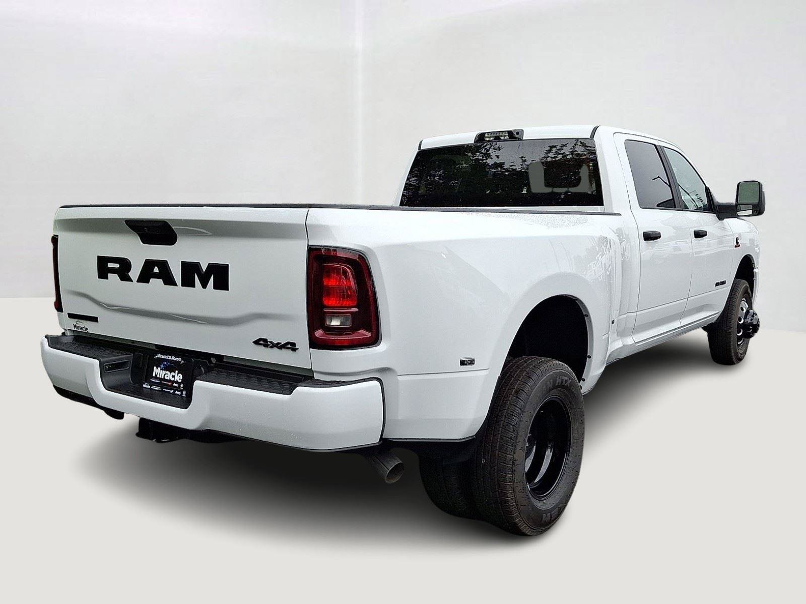 New 2026 RAM 3500 Big Horn AWD/4WD image 3