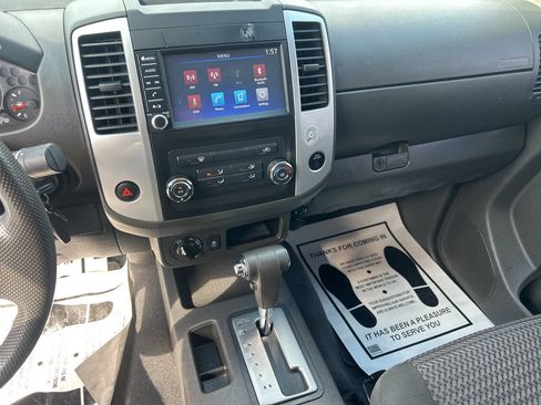 Used 2019 Nissan Frontier SV image 13
