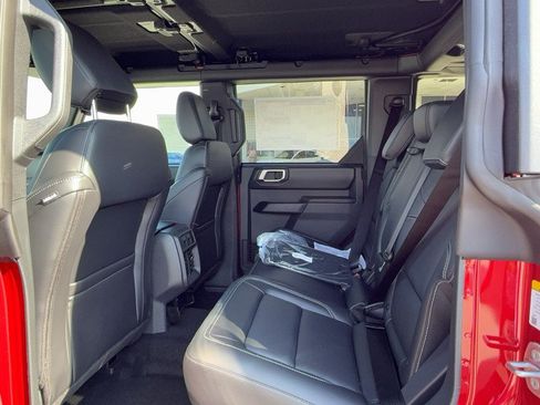 New 2026 Ford Bronco Outer Banks w/ Sasquatch Package AWD/4WD image 4