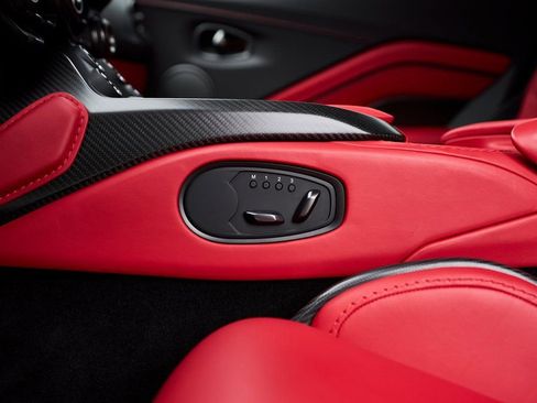 Used 2023 Aston Martin V12 Vantage image 42