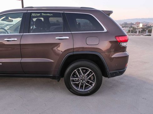 Used 2021 Jeep Grand Cherokee Limited AWD/4WD image 8