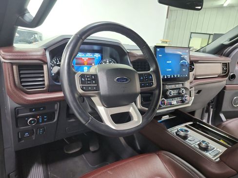 Used 2024 Ford Expedition Limited AWD/4WD image 13