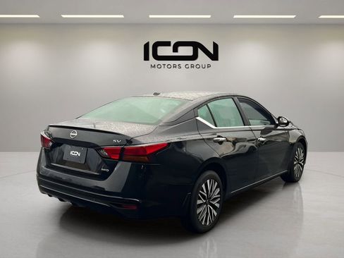 Used 2024 Nissan Altima 2.5 SV image 5