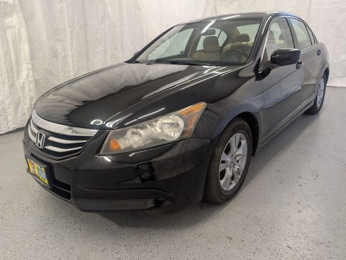 Used 2011 Honda Accord LX-P image 2
