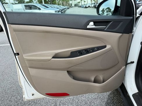Used 2019 Hyundai Tucson Value FWD image 17