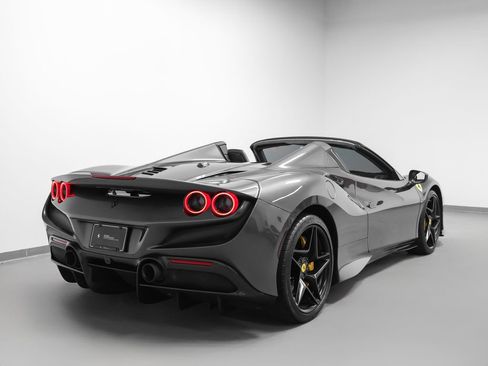 Certified 2022 Ferrari F8 Tributo RWD image 40