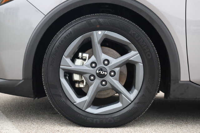 Used 2025 Kia K4 FWD image 9