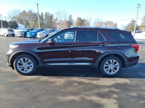 Used 2023 Ford Explorer Limited w/ Limited Technology Package image 2