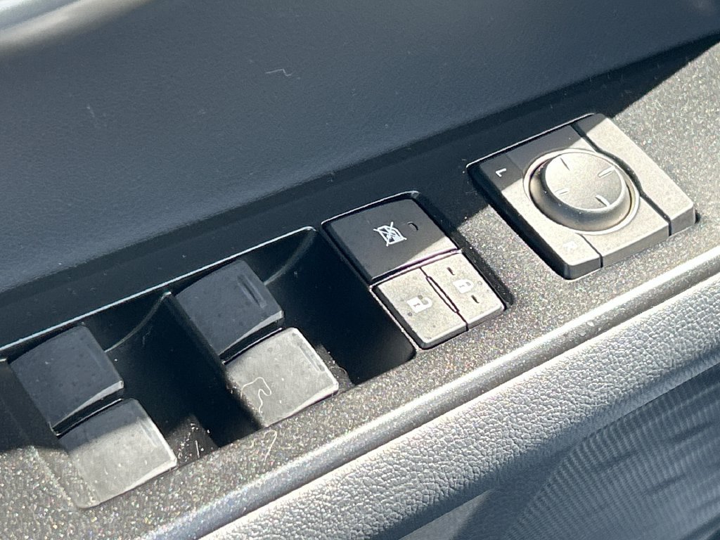 Used 2022 Lexus UX 250h w/ Accessory Package (Z1) AWD/4WD image 28