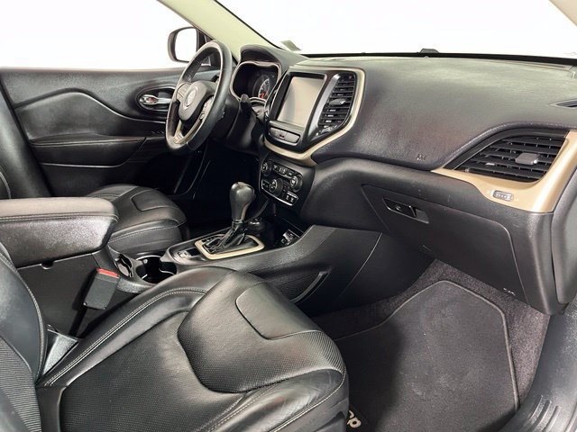 Used 2017 Jeep Cherokee Limited w/ Luxury Group AWD/4WD image 42