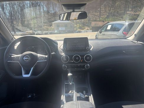 Used 2025 Nissan Sentra SV image 32