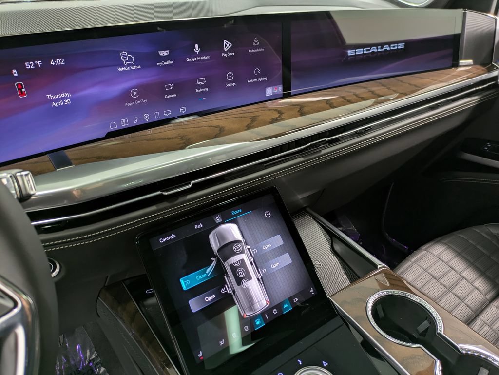 Used 2026 Cadillac Escalade Platinum Sport w/ LPO, Floor Liner Package AWD/4WD image 11
