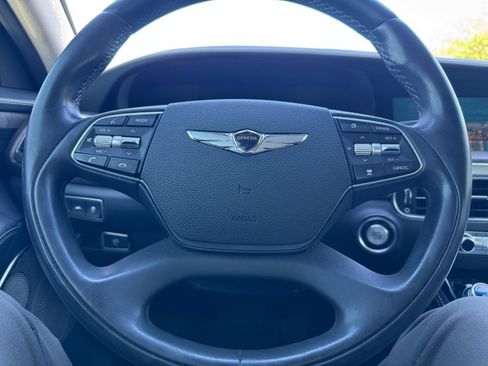 Used 2021 Genesis G90 3.3T Premium RWD image 9