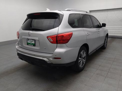Used 2019 Nissan Pathfinder SL FWD image 9