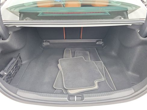 Used 2025 Mercedes-Benz C 300 4MATIC Sedan image 9