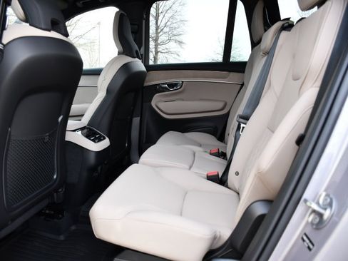 New 2026 Volvo XC90 B6 Plus w/ Protection Package Premier image 15