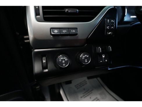 Used 2019 Chevrolet Suburban Premier w/ Premier Plus Edition AWD/4WD image 21
