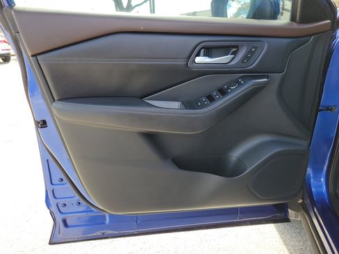 Used 2023 Nissan Rogue SL w/ SL Premium Package FWD image 15