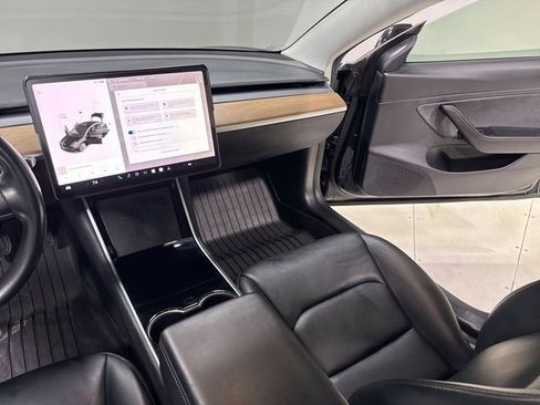 Used 2019 Tesla Model 3 Long Range image 17