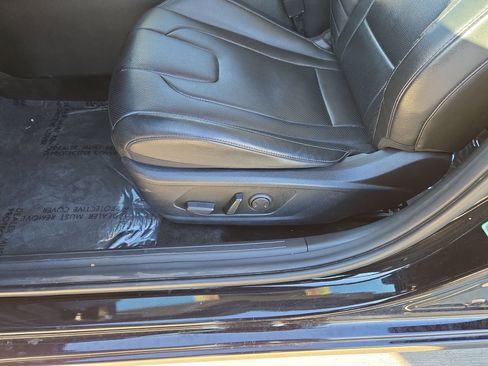 Used 2024 Hyundai Elantra Limited image 33