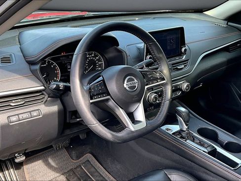 Used 2021 Nissan Altima 2.5 SR w/ SR Premium Package image 15