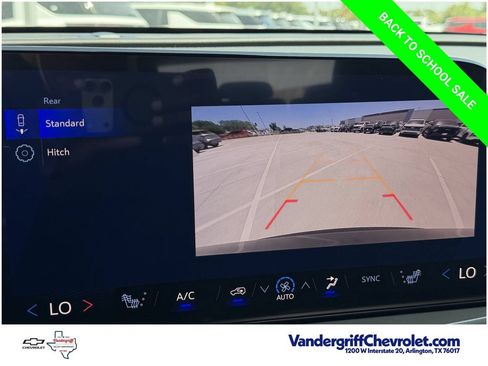 Used 2026 Chevrolet Traverse LT FWD image 17