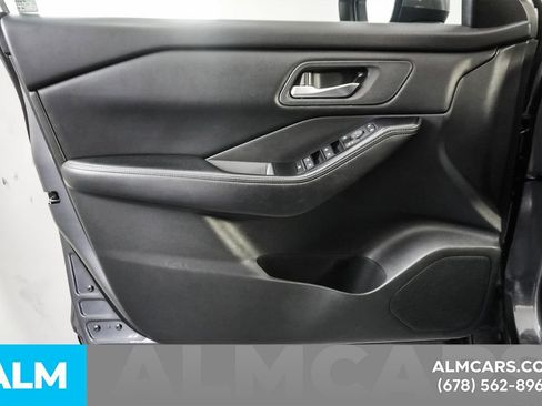 Used 2024 Nissan Rogue SV image 47