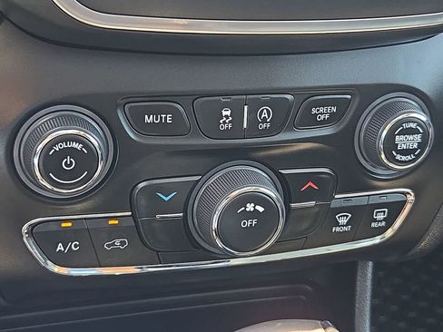 Used 2022 Jeep Cherokee Latitude w/ Sun & Sound Group AWD/4WD image 32