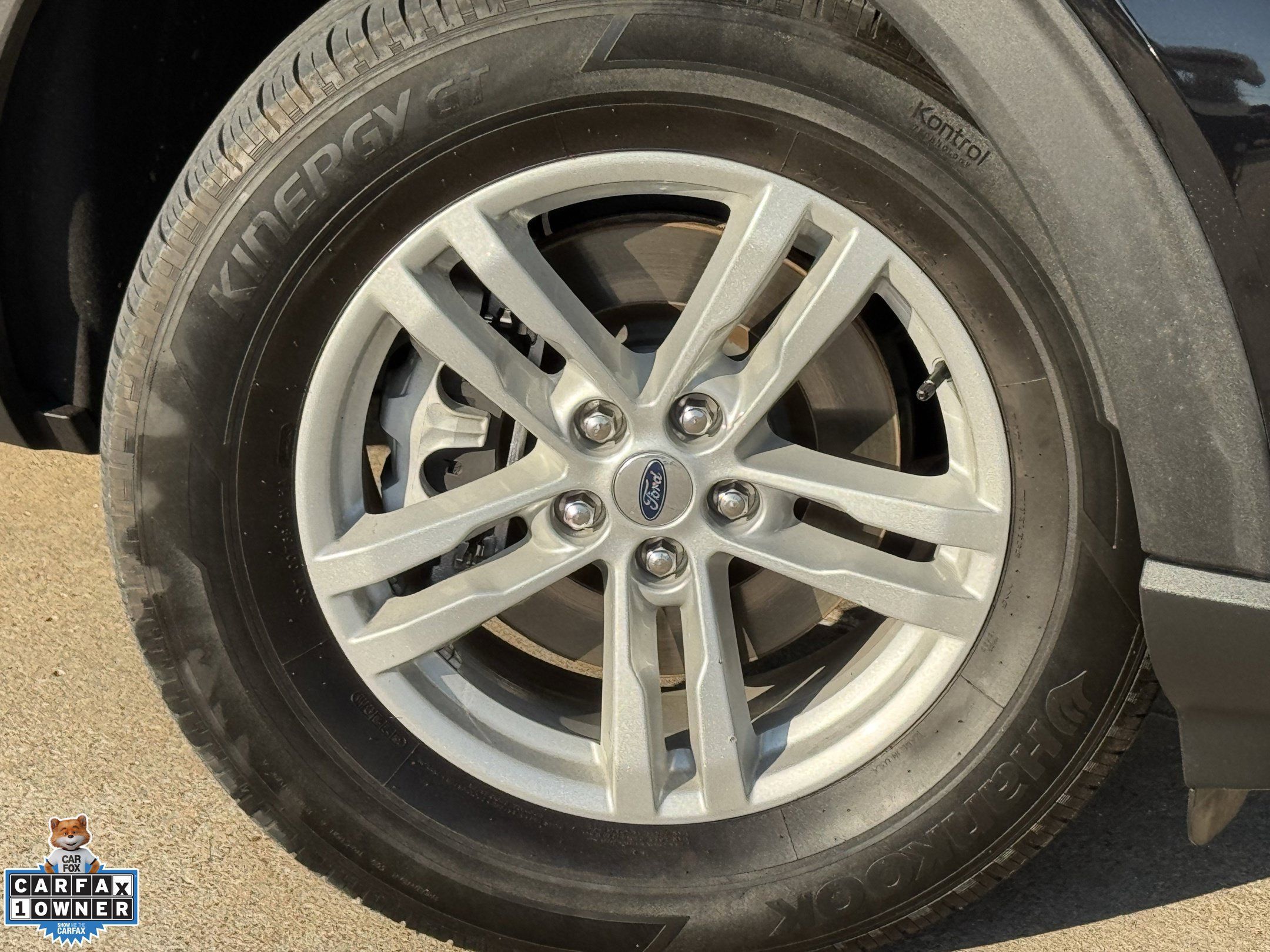 Used 2023 Ford Explorer XLT AWD/4WD image 35