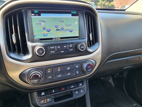Used 2018 GMC Canyon Denali image 10