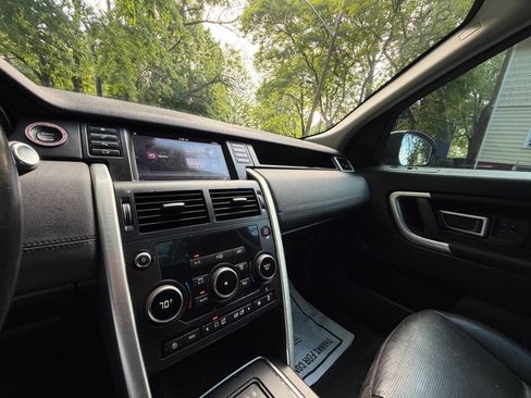 Used 2018 Land Rover Discovery Sport HSE AWD/4WD image 15
