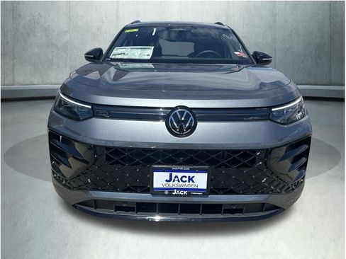 New 2026 Volkswagen Tiguan SE R-Line AWD/4WD image 8