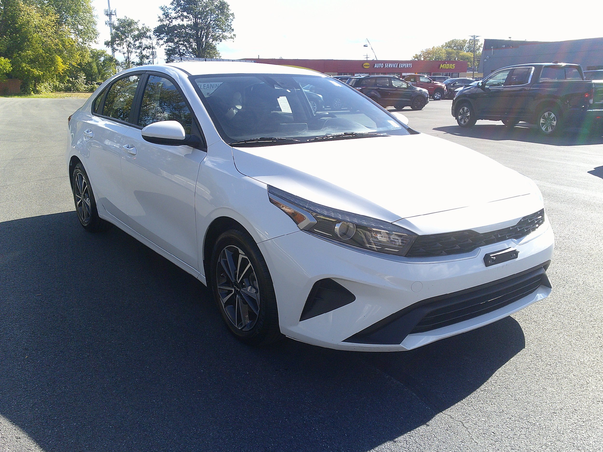 Used 2024 Kia Forte LXS FWD image 4