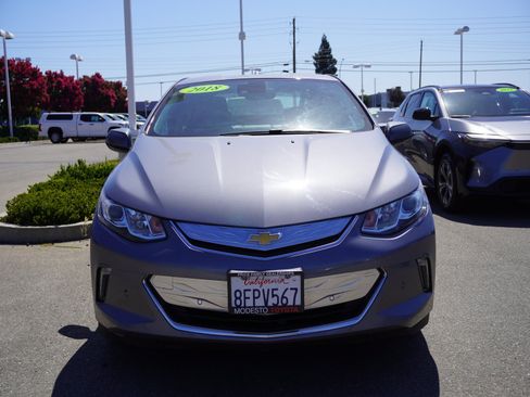 Used 2018 Chevrolet Volt Premier w/ Driver Confidence Package FWD image 4