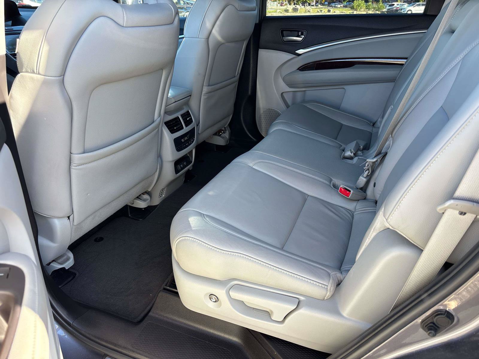 Used 2018 Acura MDX SH-AWD image 12