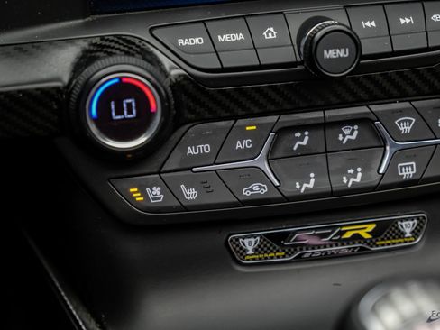 Used 2015 Chevrolet Corvette Z06 w/ 3LZ Preferred Equipment Group RWD image 87