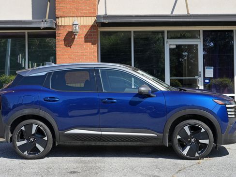Used 2025 Nissan Kicks SR FWD image 46